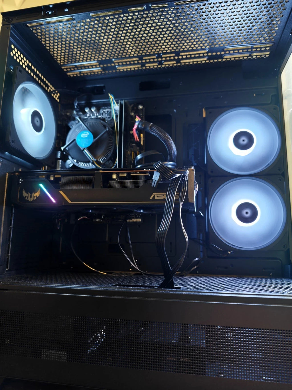 Gaming PC | RX 5700 XT 8GB | i5 9400 | 16GB RAM | SSD | RGB | Windows 11