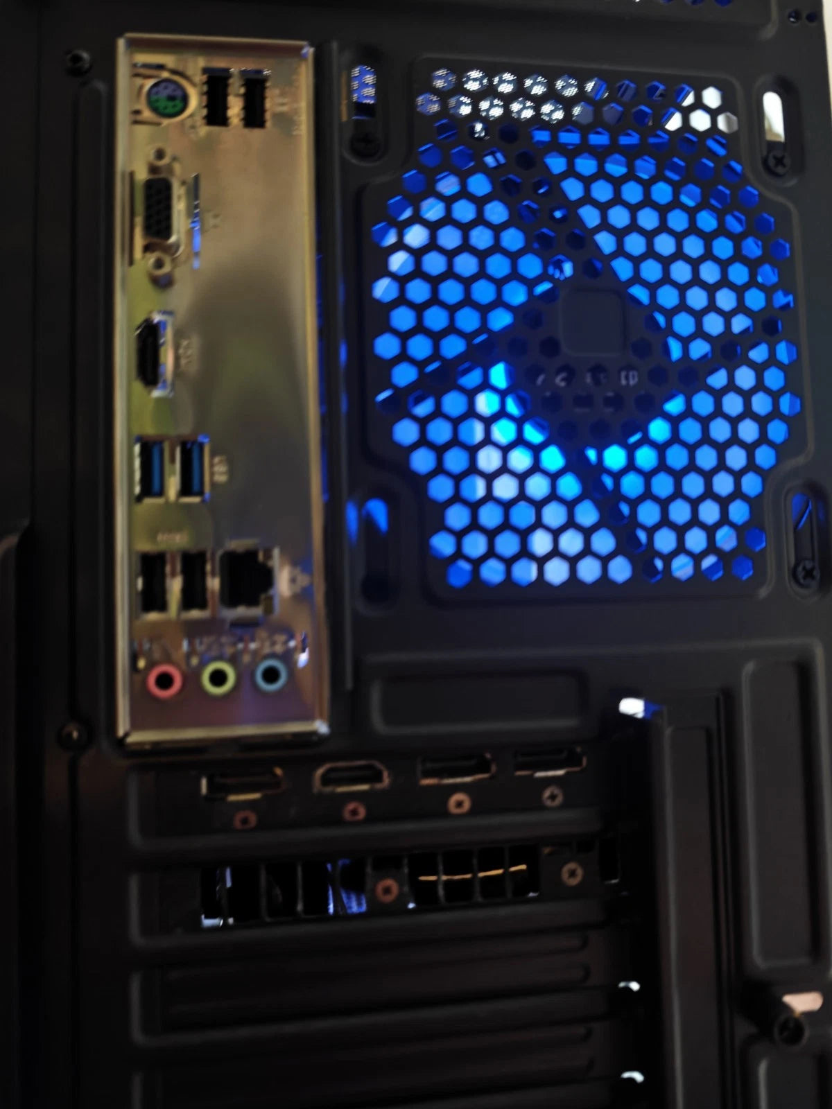 Gaming PC | RX 5700 XT 8GB | i5 9400 | 16GB RAM | SSD | RGB | Windows 11